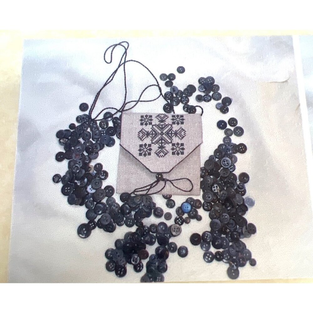 German Pyn Purse Cross-Stitch Pattern With Instructions & Vintage Button